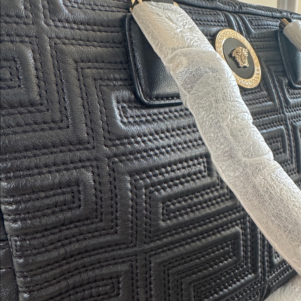 Versace - Picture 14 of 15